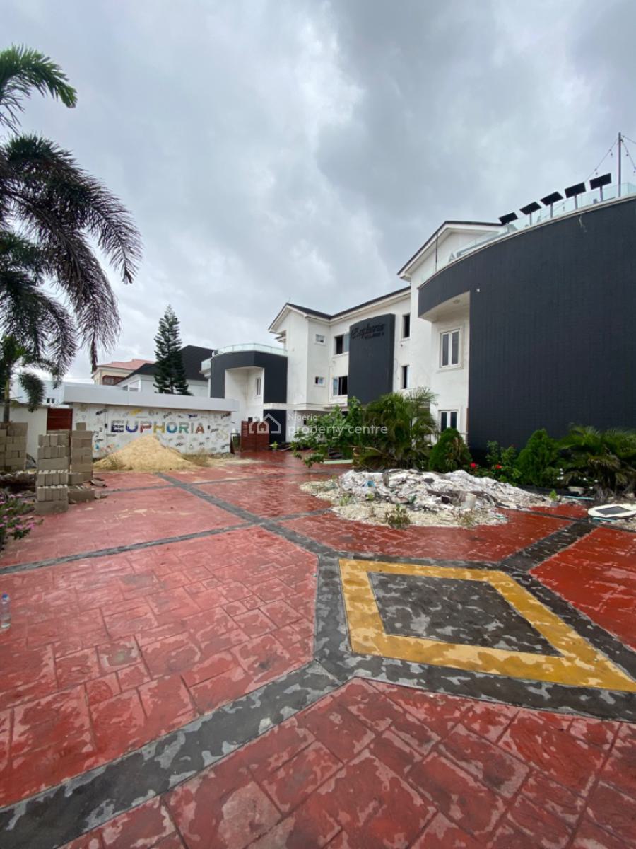 4 Units of Bedrooms Terraced Duplex with Rooftop Terrace for Commercial Use, Lekki Phase 1, Lekki, Lagos, Hotel / Guest House for Rent