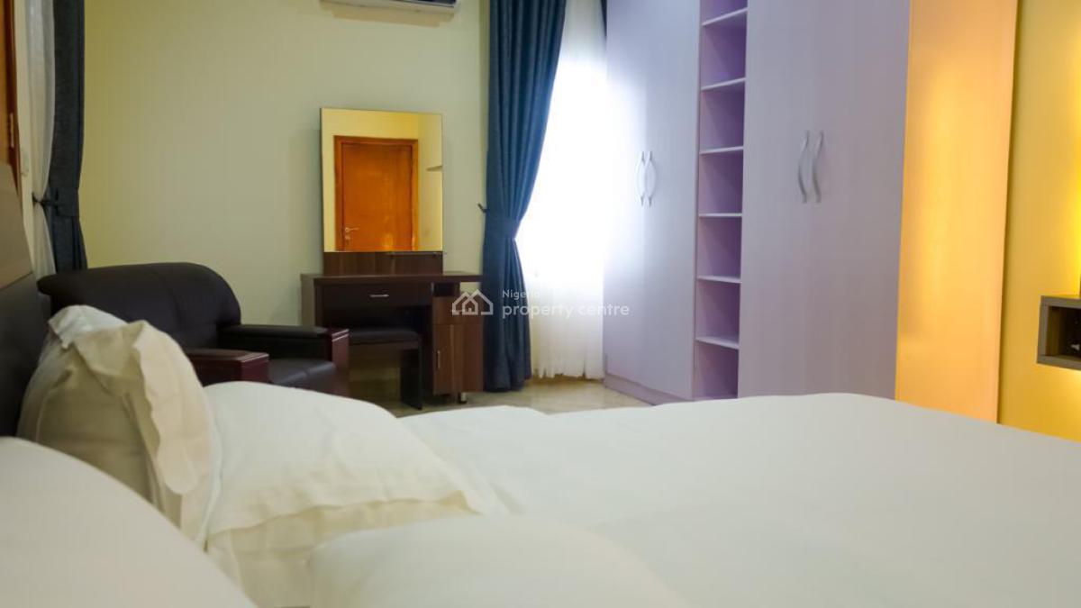 Ensuite 3 Bedrooms Flat with Visitors Toilet, Lekki, Lagos, Flat / Apartment for Rent