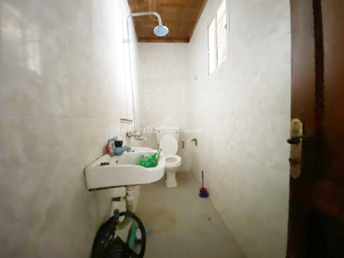 a Well Maintained Spacious 2 Bedroom Flat, Gra Phase 1, Magodo, Lagos, Flat / Apartment for Rent