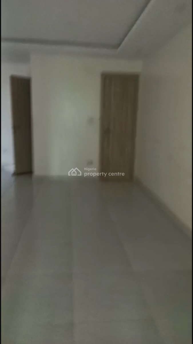 Lovely 2 Bedroom Flat, Silver Crest Estate, Onike, Yaba, Lagos, Flat / Apartment for Rent