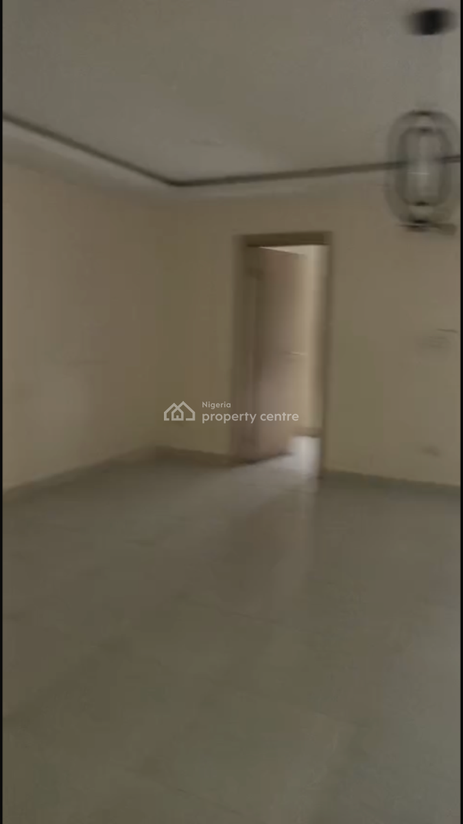 Lovely 2 Bedroom Flat, Silver Crest Estate, Onike, Yaba, Lagos, Flat / Apartment for Rent