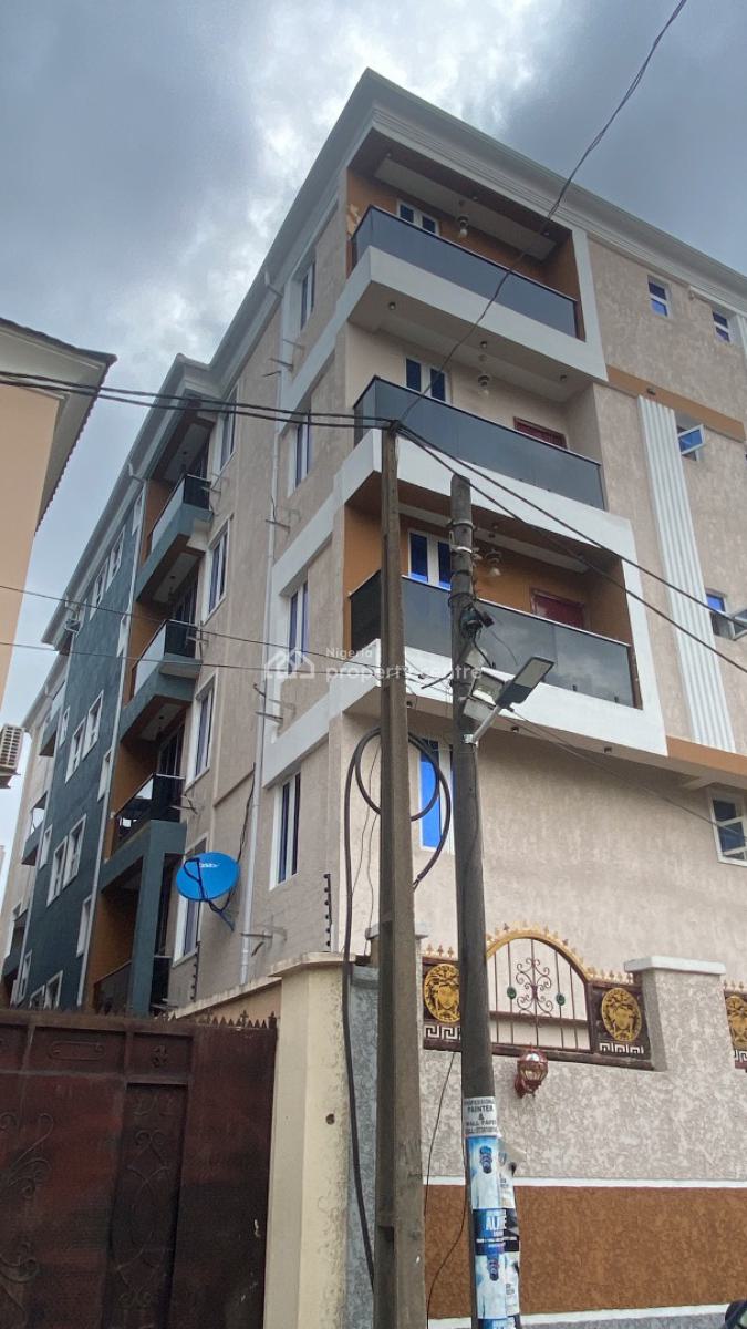3 Bedrooms Apartment, Moleye Street, Alagomeji, Yaba, Lagos, Flat / Apartment for Sale