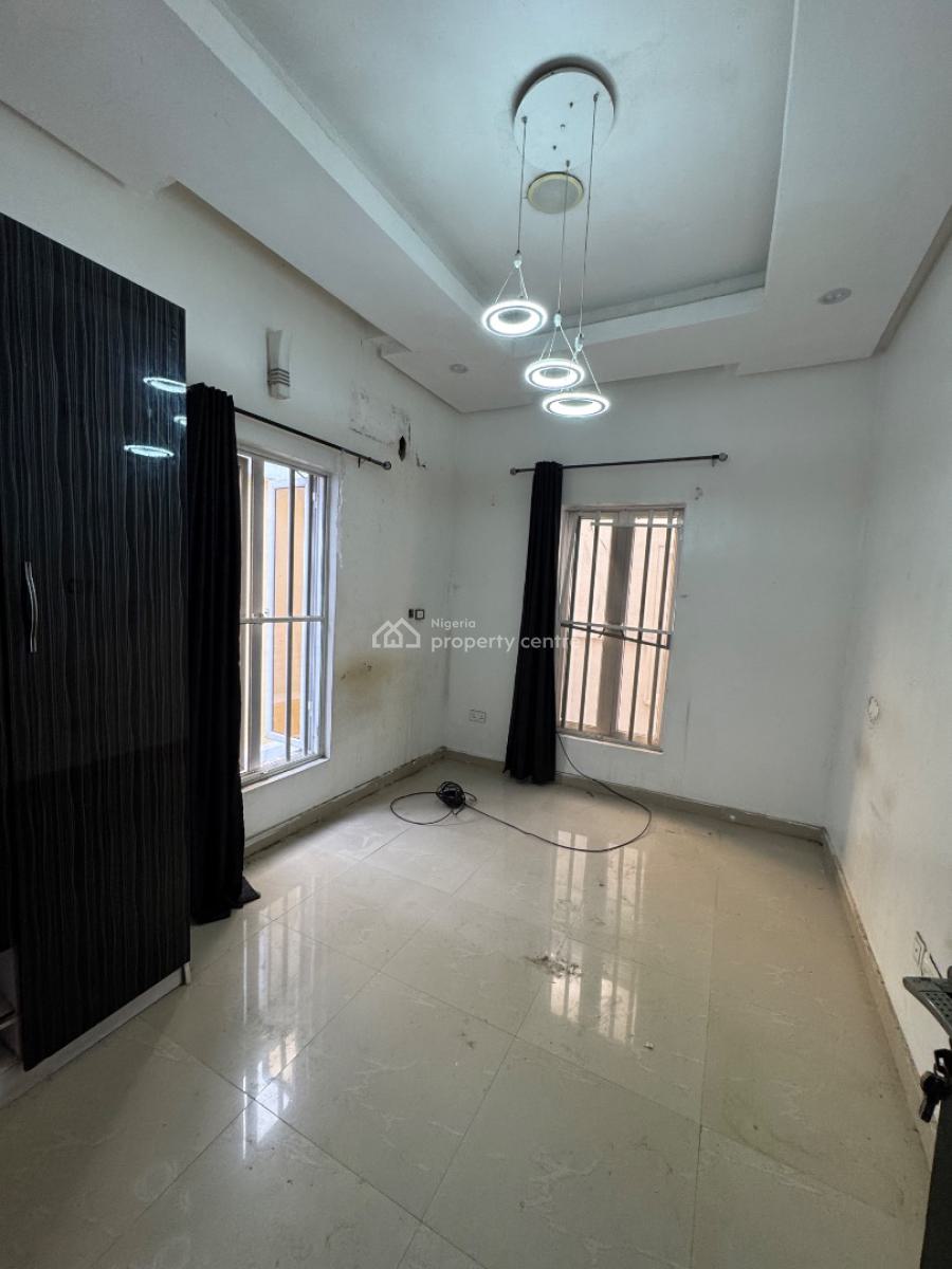 Self Contain, Bakare Estate, Lekki Expressway, Lekki, Lagos, Self Contain (single Rooms) for Rent