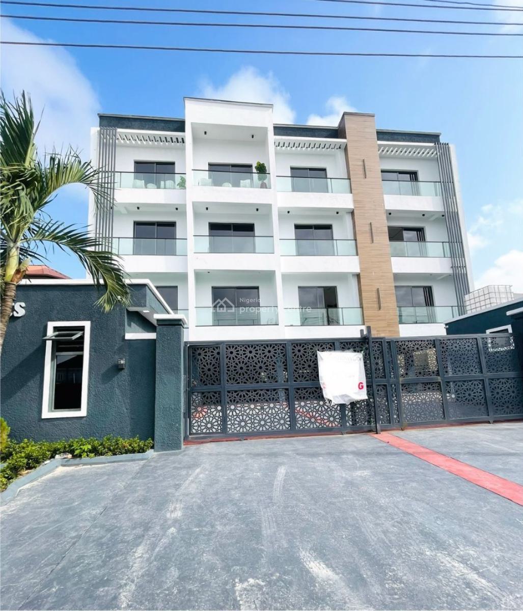 Fantastically Carved 3 Bed Apartment with Elevator, Pool and Gym, Lekki Phase 1, Lekki, Lagos, Flat / Apartment for Sale