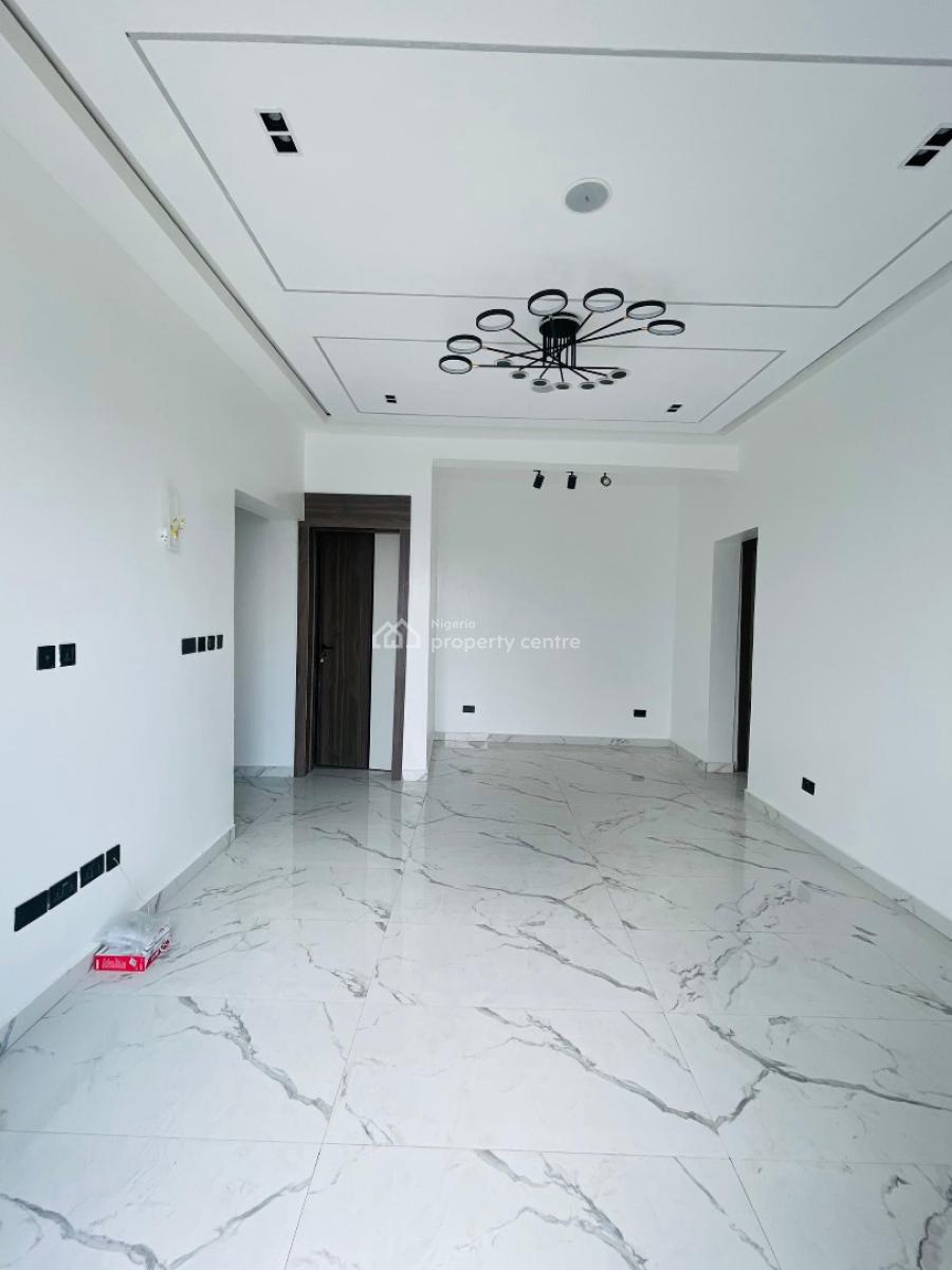 Fantastically Carved 3 Bed Apartment with Elevator, Pool and Gym, Lekki Phase 1, Lekki, Lagos, Flat / Apartment for Sale