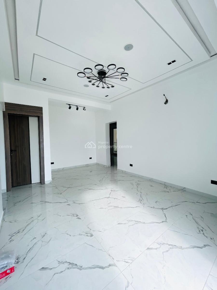 Fantastically Carved 3 Bed Apartment with Elevator, Pool and Gym, Lekki Phase 1, Lekki, Lagos, Flat / Apartment for Sale