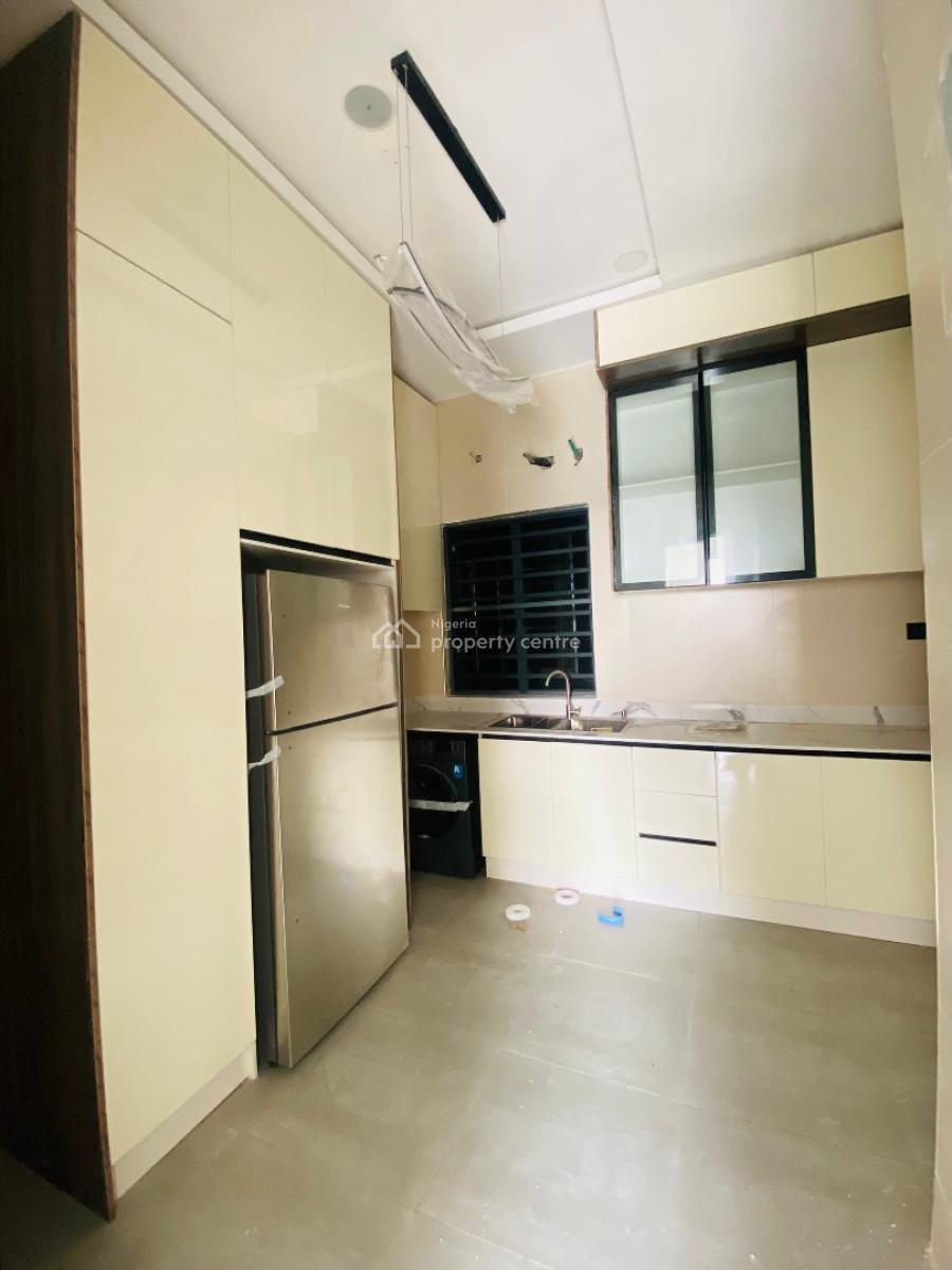 Fantastically Carved 3 Bed Apartment with Elevator, Pool and Gym, Lekki Phase 1, Lekki, Lagos, Flat / Apartment for Sale