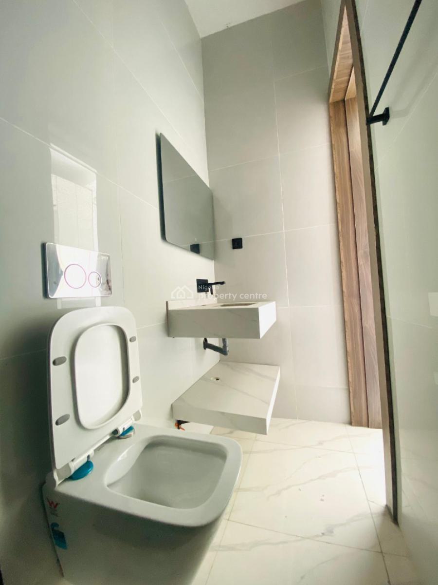 Fantastically Carved 3 Bed Apartment with Elevator, Pool and Gym, Lekki Phase 1, Lekki, Lagos, Flat / Apartment for Sale