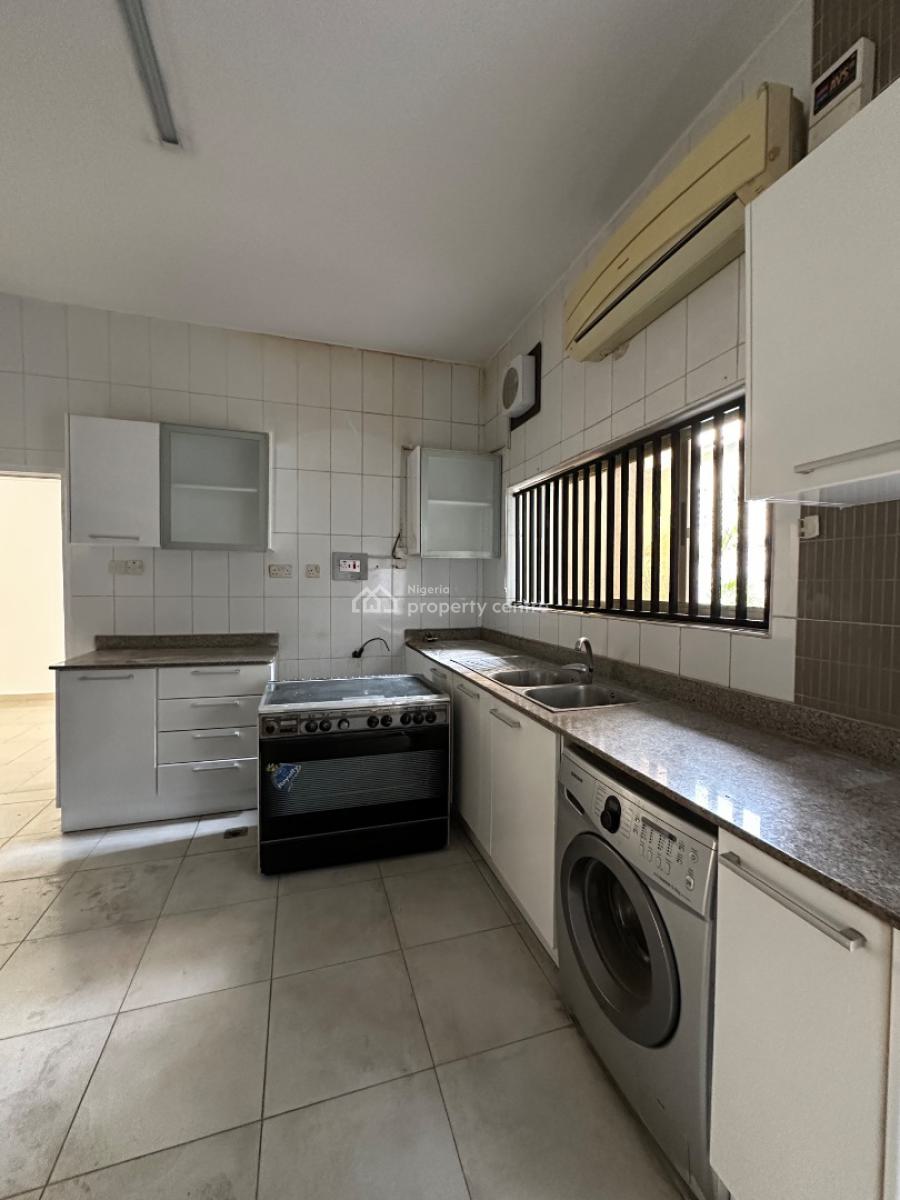 Lovely 3 Bedroom Flat, Lekki Phase 1, Lekki, Lagos, Flat / Apartment for Rent