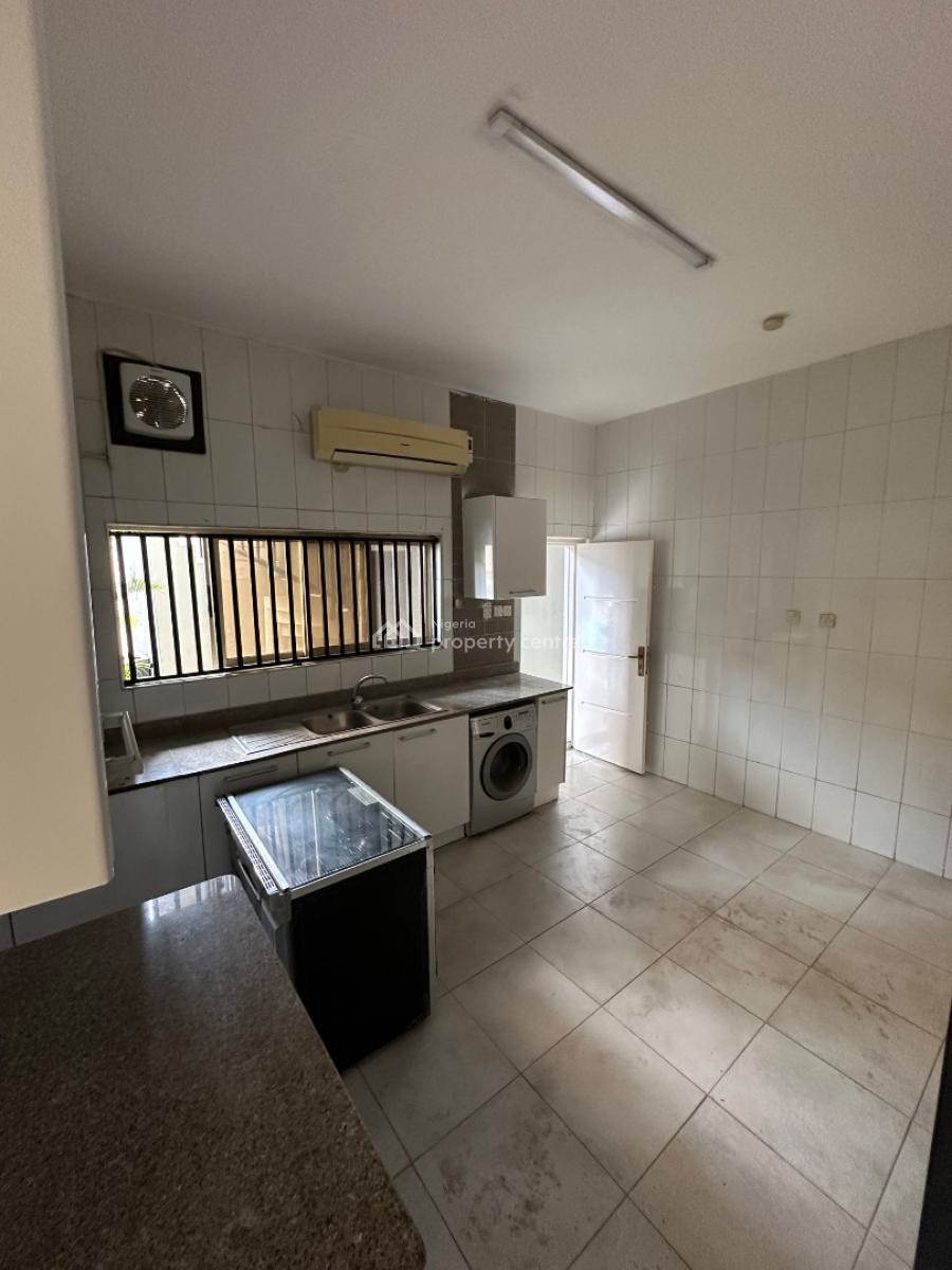 Lovely 3 Bedroom Flat, Lekki Phase 1, Lekki, Lagos, Flat / Apartment for Rent