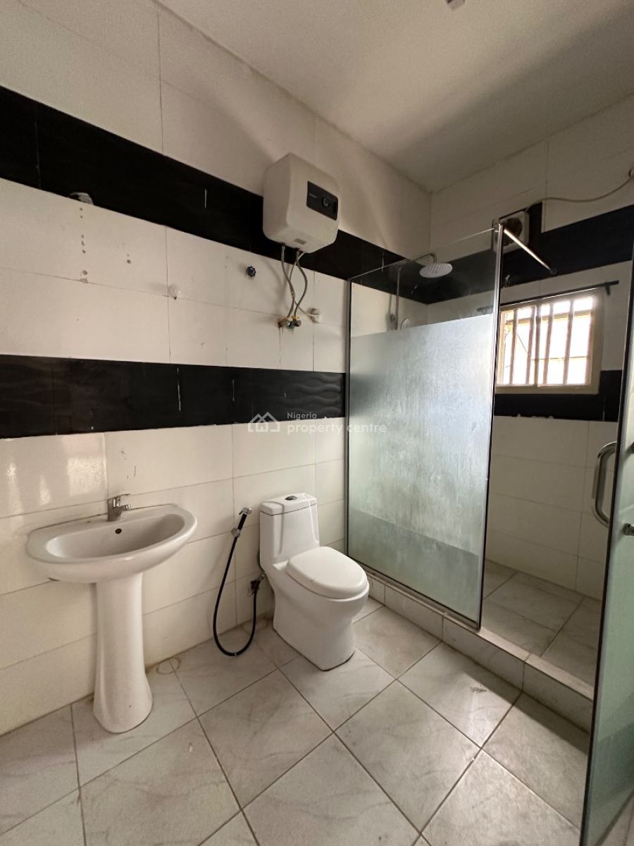 Lovely 3 Bedroom Flat, Lekki Phase 1, Lekki, Lagos, Flat / Apartment for Rent