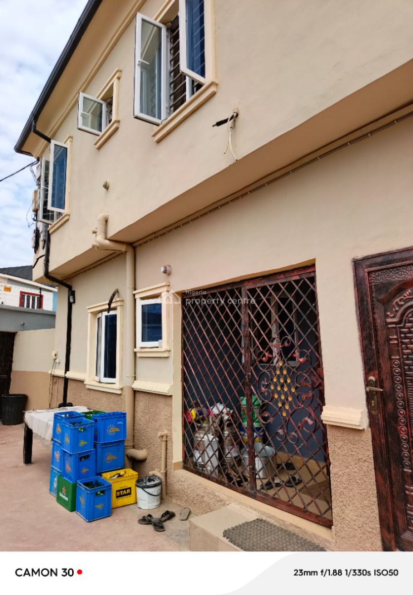 Give Away 2 Bedroom Flat in Bucknor Estate By Bstop, Bucknor Estate By Elemu Bstop, Isolo, Lagos, Flat / Apartment for Rent