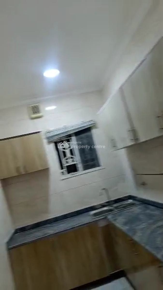 Lovely 2 Bedroom Penthouse Ensuite, Off Admiralty Way, Lekki Phase 1, Lekki, Lagos, House for Rent