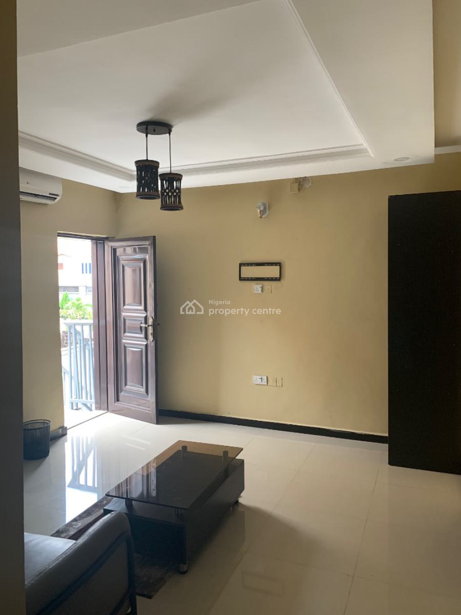 3 Bedroom Flat, Adekunle Banjo, Gra Phase 2, Magodo, Lagos, Flat / Apartment for Rent