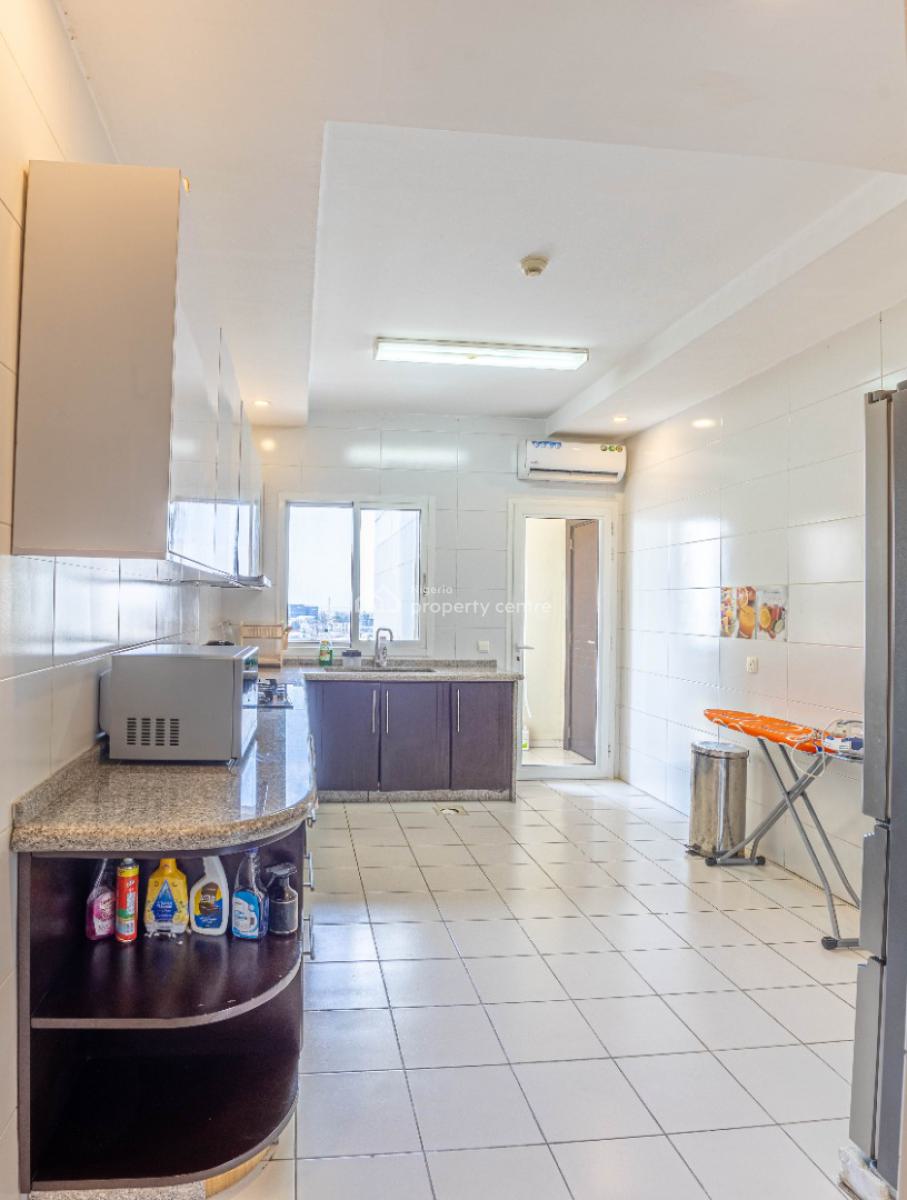 Cozy 3 Bedroom Apartment, Gerrad Road, Ikoyi, Lagos, Flat / Apartment Short Let