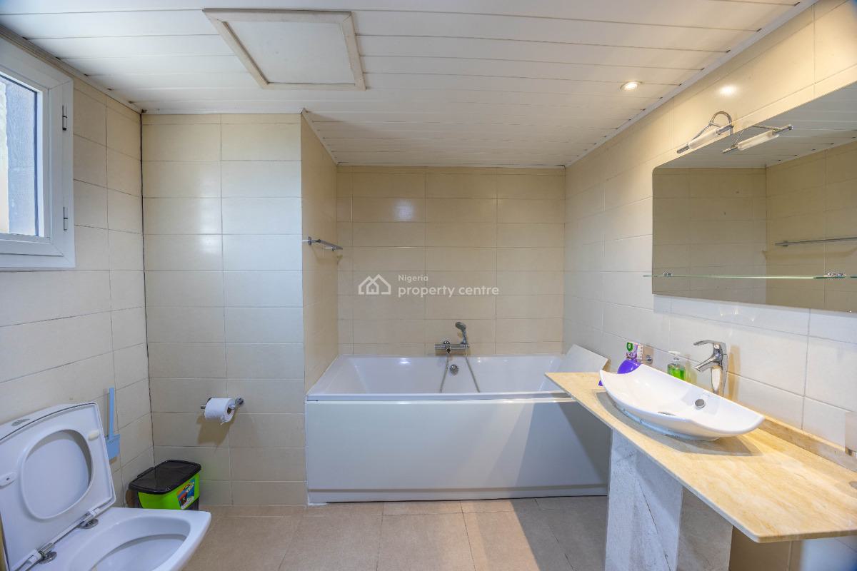 Cozy 3 Bedroom Apartment, Gerrad Road, Ikoyi, Lagos, Flat / Apartment Short Let