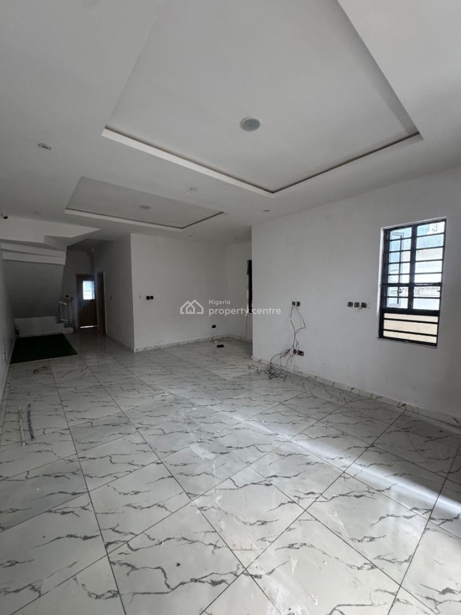 Distress 4 Bedroom Semi Detached Duplex with Bq, Close Proximity to Pinnock Beach Estate, Osapa, Lekki, Lagos, Semi-detached Duplex for Sale