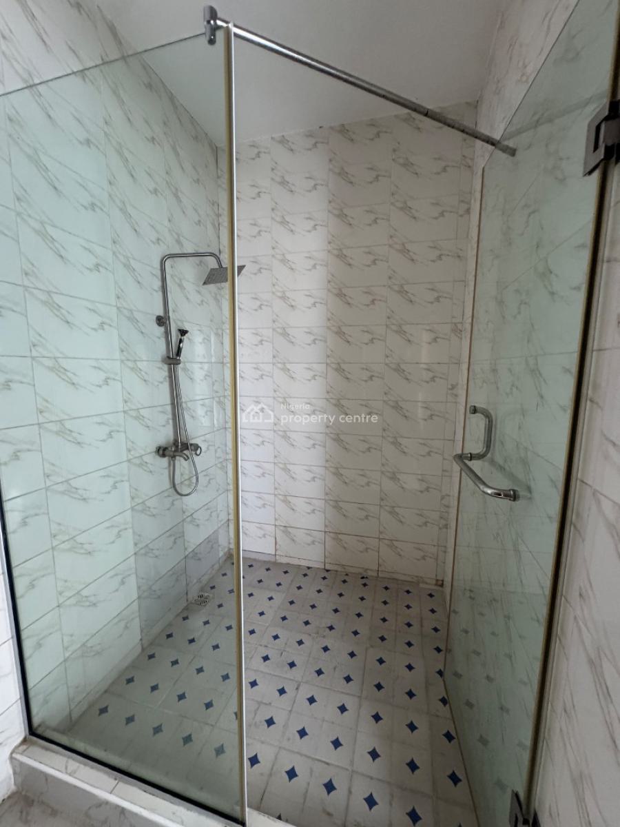 Distress 4 Bedroom Semi Detached Duplex with Bq, Close Proximity to Pinnock Beach Estate, Osapa, Lekki, Lagos, Semi-detached Duplex for Sale