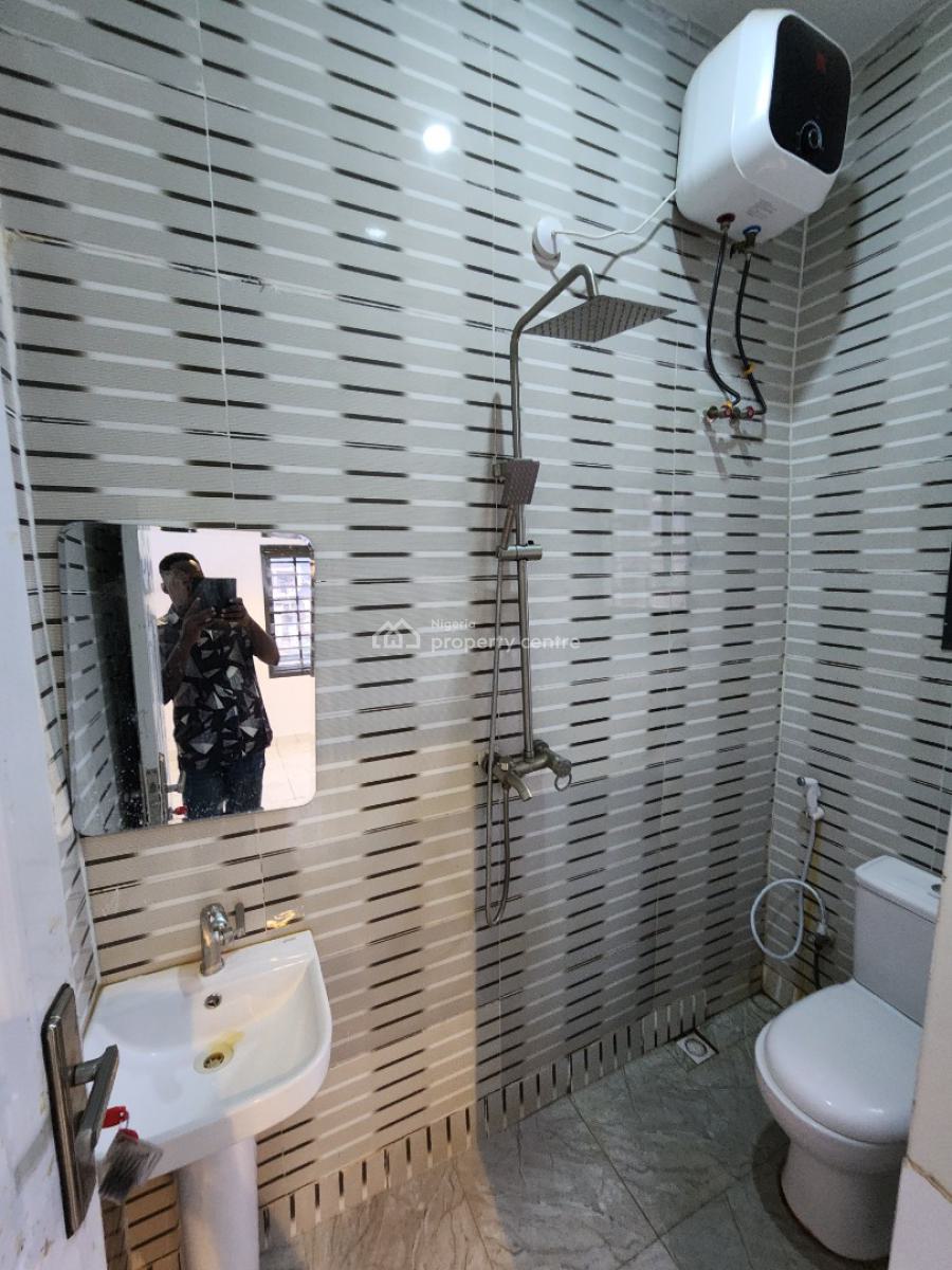 Luxury Two Bedroom Block of Flat, News Engineering Dawaki, Dawaki, Gwarinpa, Abuja, Flat / Apartment for Rent