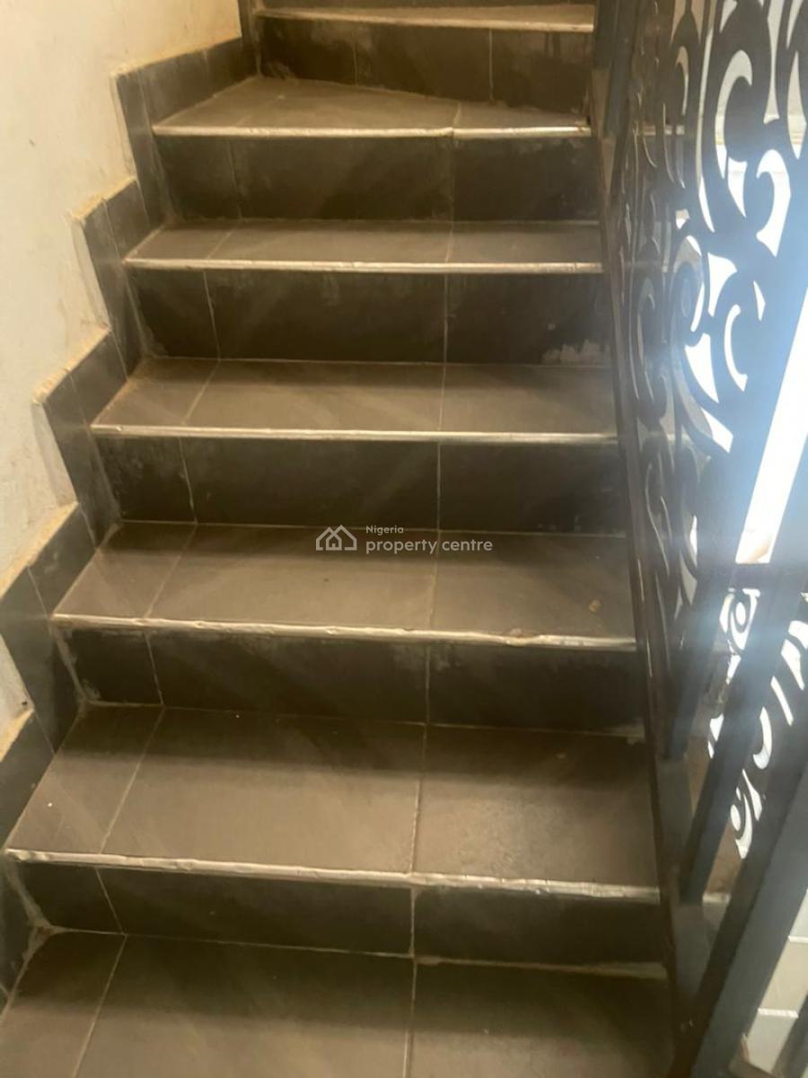 Lovely 2 Bedroom Flat Upstairs, Gra Phase 1, Magodo, Lagos, Flat / Apartment for Rent