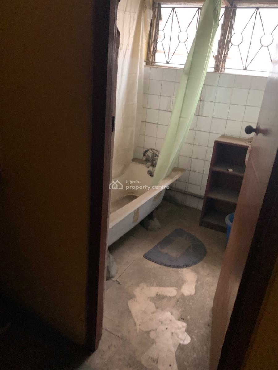Well Maintained Building, Itire, Lagos, Detached Duplex for Rent
