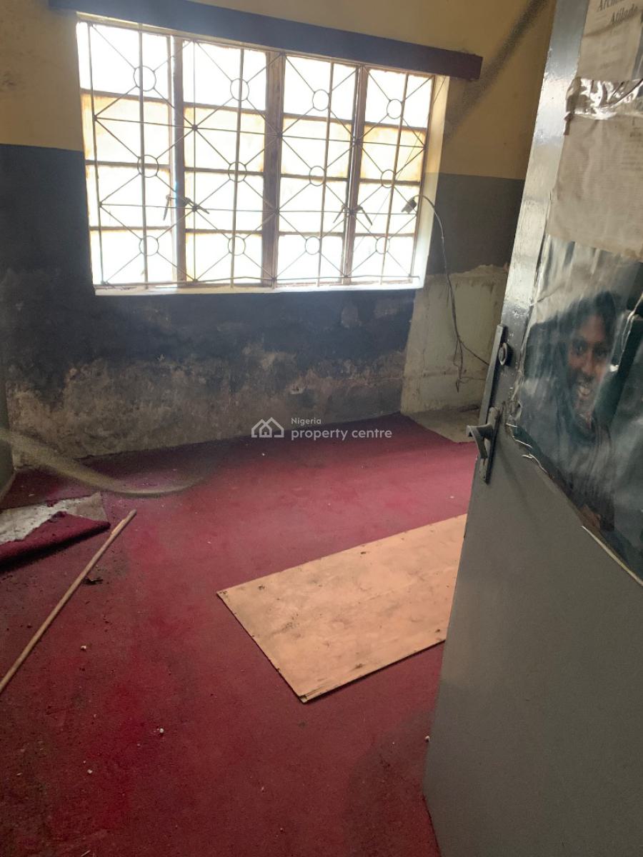 Well Maintained Building, Itire, Lagos, Detached Duplex for Rent