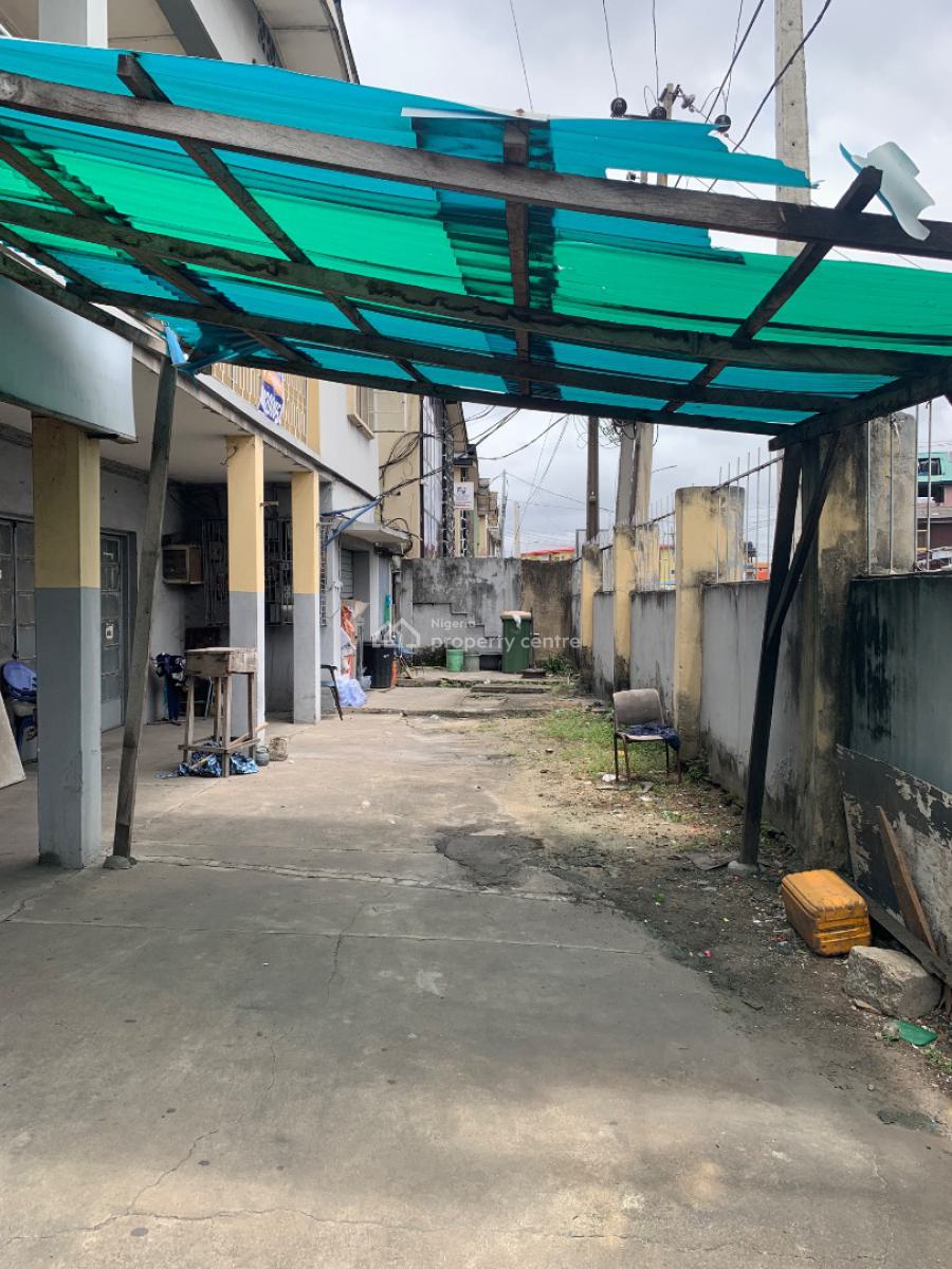 Well Maintained Building, Itire, Lagos, Detached Duplex for Rent