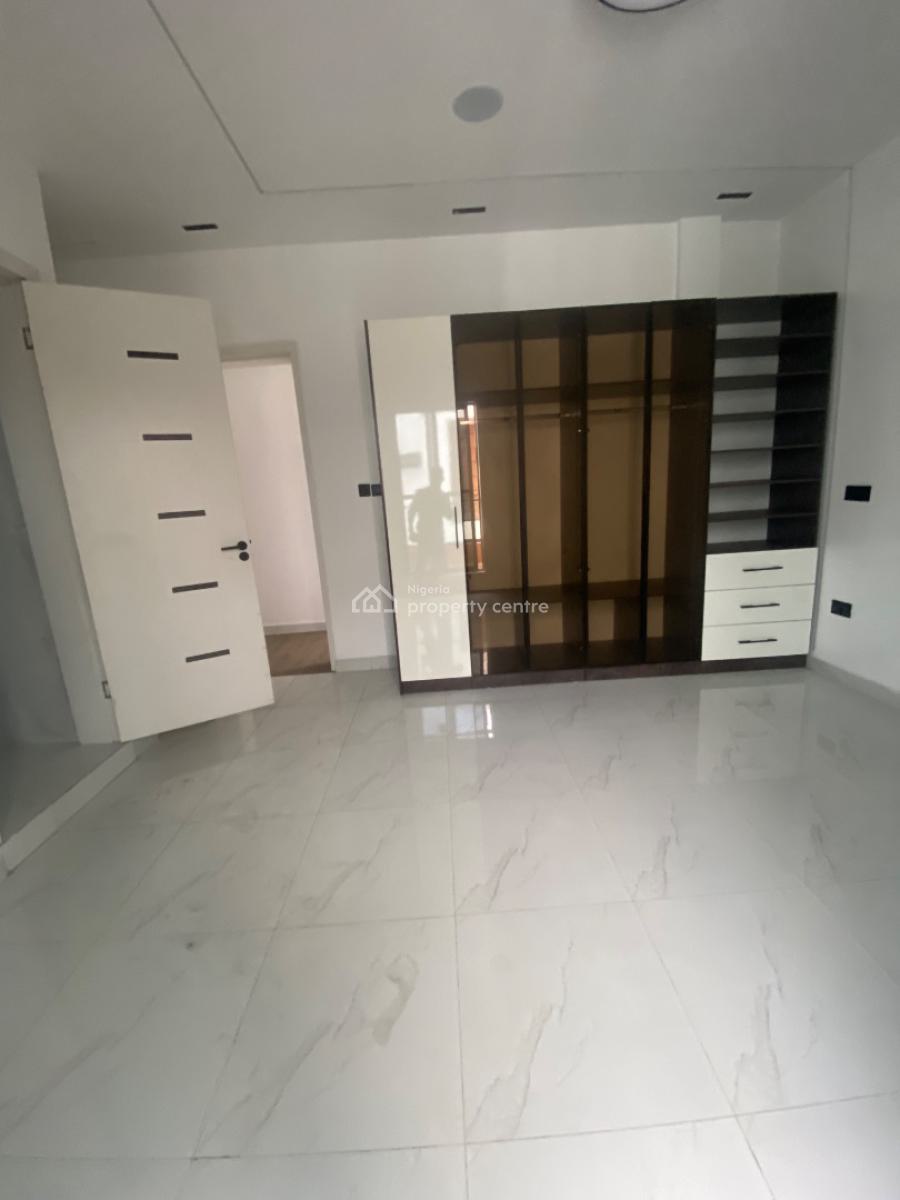 5 Bedroom Luxury, Osapa, Lekki, Lagos, Semi-detached Duplex for Sale