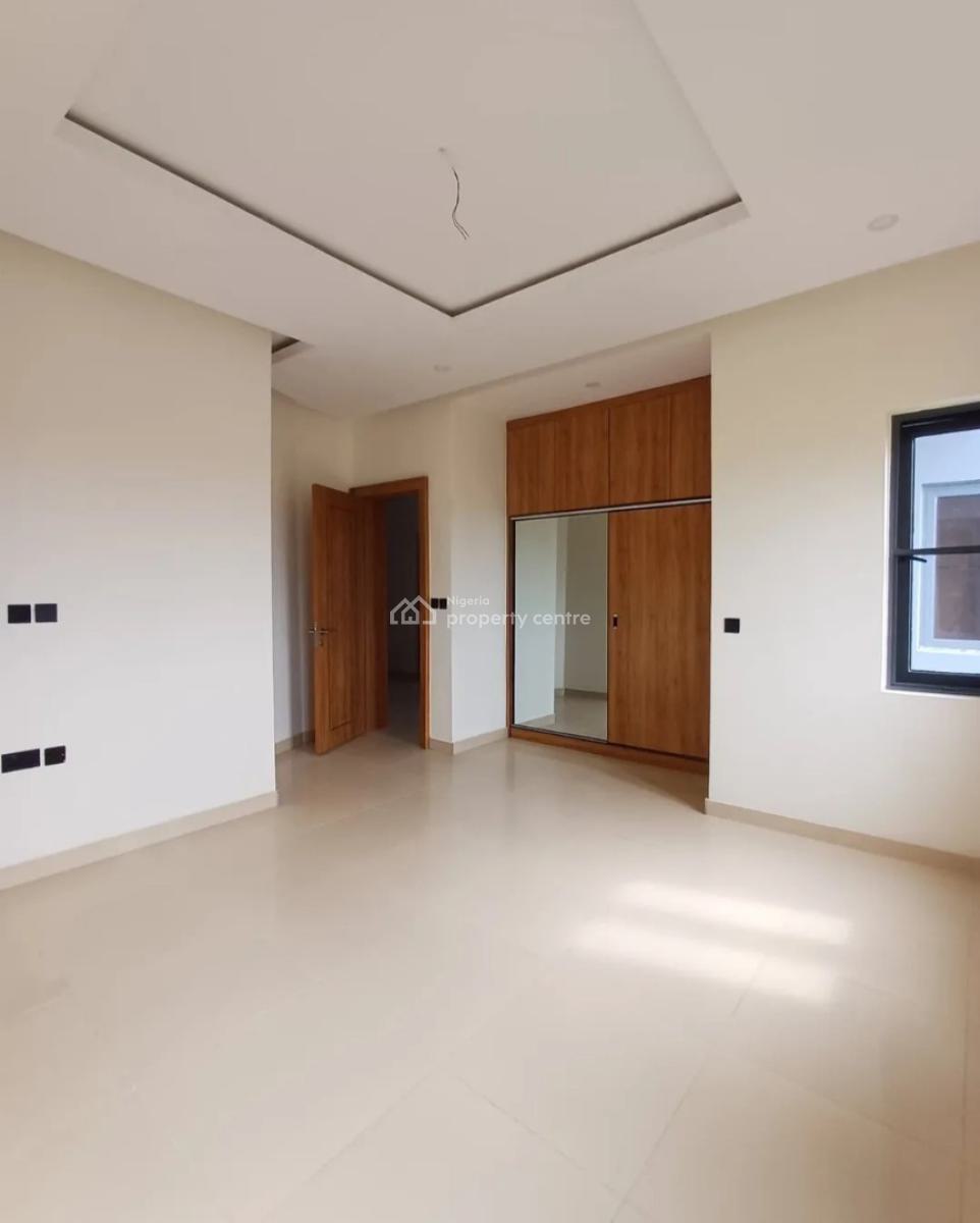 Newly Built and Serviced 2 Bedroom En-suite Flat with Fitted Kitchen, Lekki Phase 1, Lekki, Lagos, Flat / Apartment for Rent