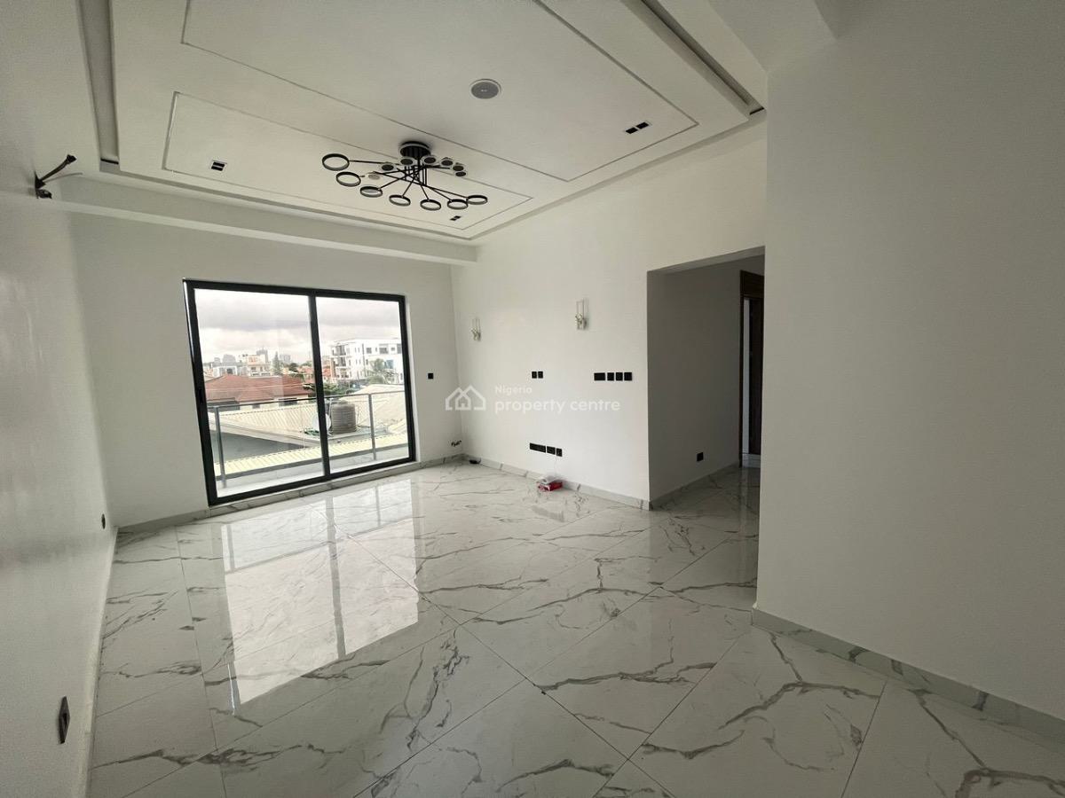 3 Bedroom Apartment with a Swimming Pool, Lekki Phase 1, Lekki, Lagos, Flat / Apartment for Sale