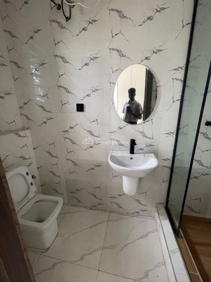 3 Bedroom Apartment with a Swimming Pool, Lekki Phase 1, Lekki, Lagos, Flat / Apartment for Sale