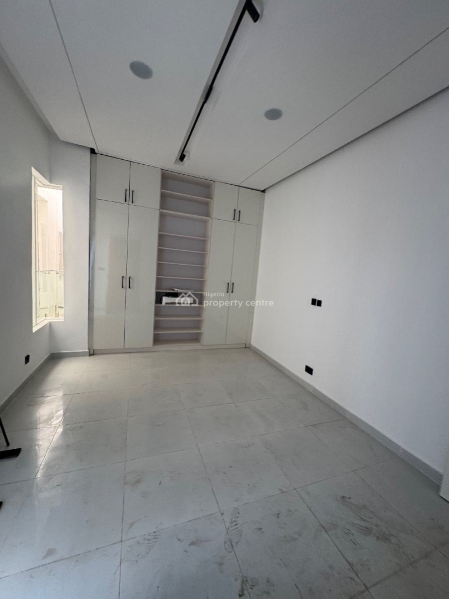 Spacious 5 Bedroom Fully Detached House with Pool, Ologolo, Lekki, Lagos, Detached Duplex for Sale