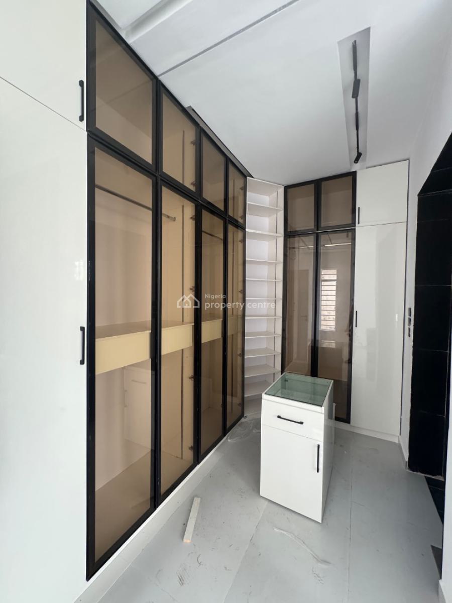 Spacious 5 Bedroom Fully Detached House with Pool, Ologolo, Lekki, Lagos, Detached Duplex for Sale