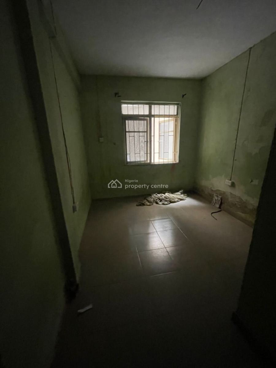 Decent Spacious 3 Bedroom Ground Flat with 2 Toilet 2 Bathroom All Tilled with Kitchen, Close to R Jolad Hospital Axis, New Garage, Gbagada, Lagos, Flat / Apartment for Rent
