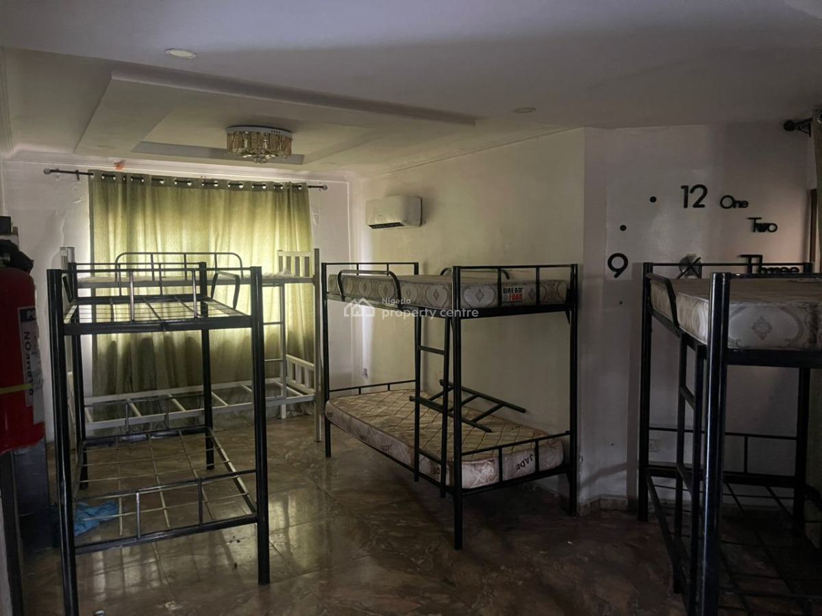 Spacious 3 Bedroom Workforce Housing, Victoria Island (vi), Lagos, Flat / Apartment for Rent