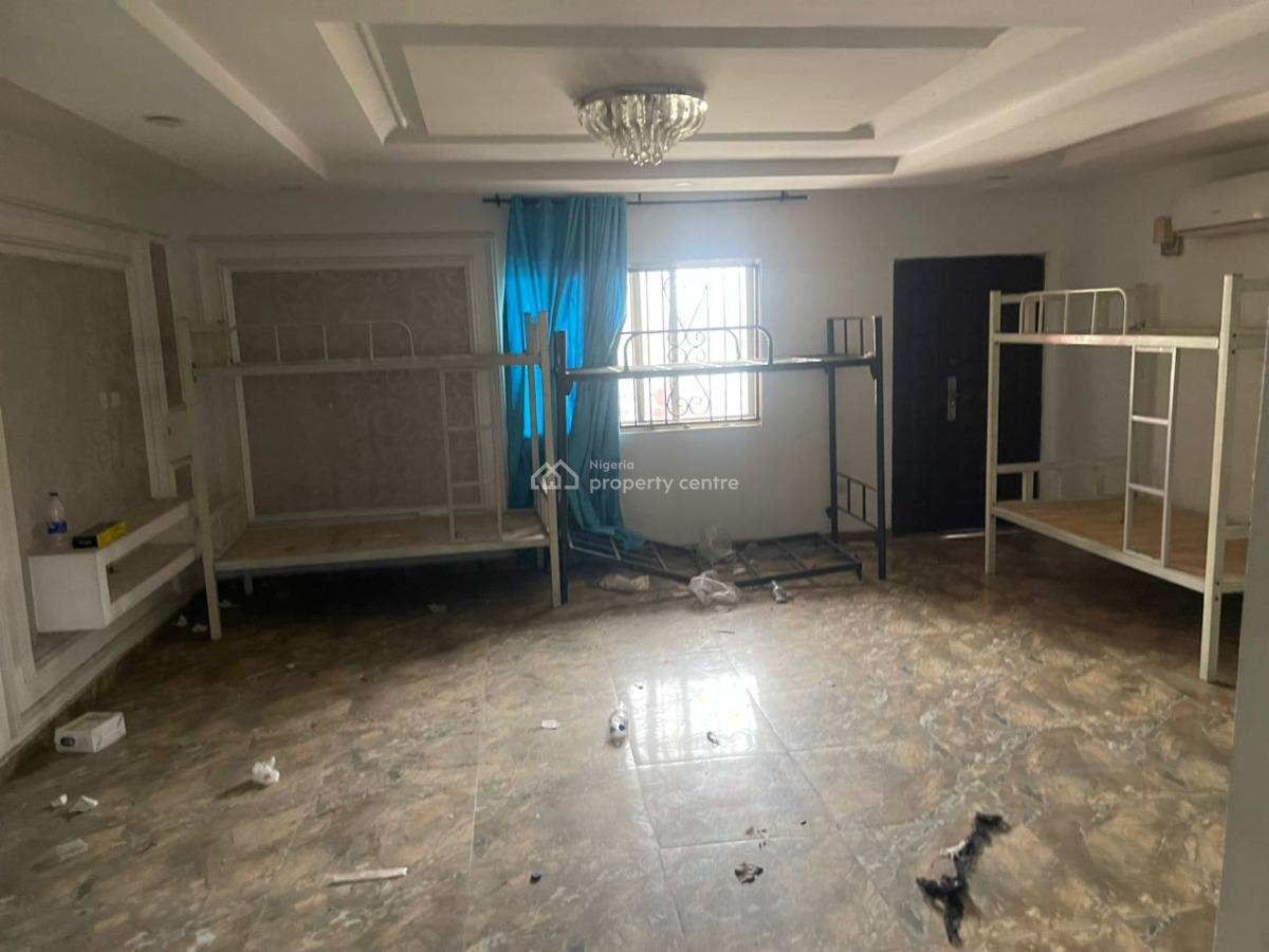 Spacious 3 Bedroom Workforce Housing, Victoria Island (vi), Lagos, Flat / Apartment for Rent