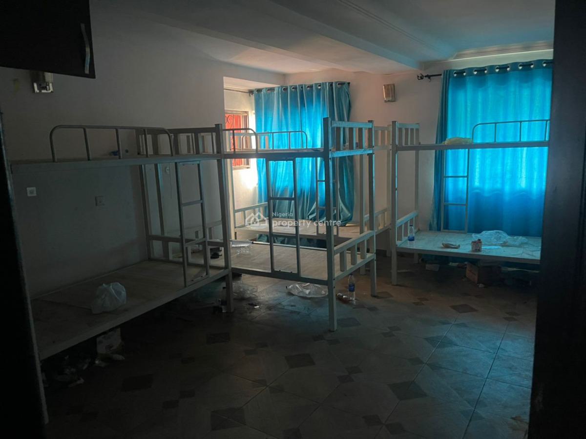 Spacious 3 Bedroom Workforce Housing, Victoria Island (vi), Lagos, Flat / Apartment for Rent