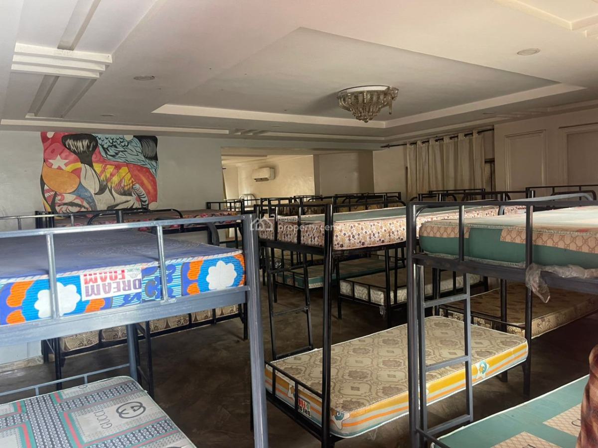 Spacious 3 Bedroom Workforce Housing, Victoria Island (vi), Lagos, Flat / Apartment for Rent