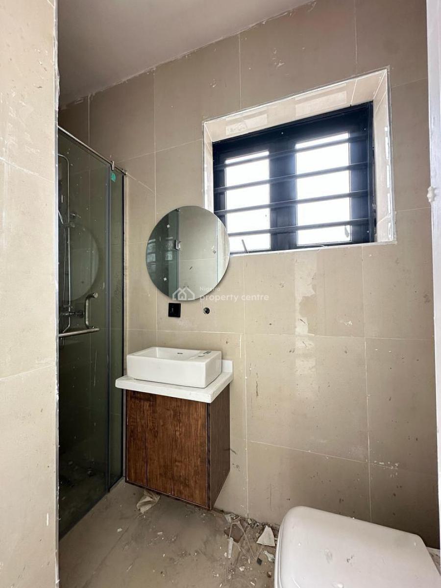 2 Bedroom Apartment, Lekki Phase 1, Lekki, Lagos, Flat / Apartment for Sale