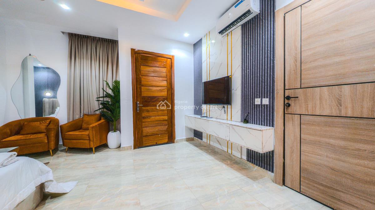 **spacious 3 Bedroom Duplex Available From Today, Lekki Phase 1, Lekki, Lagos, Flat / Apartment Short Let