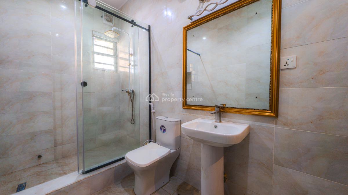 **spacious 3 Bedroom Duplex Available From Today, Lekki Phase 1, Lekki, Lagos, Flat / Apartment Short Let