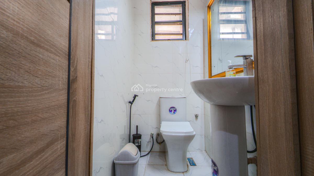 **spacious 3 Bedroom Duplex Available From Today, Lekki Phase 1, Lekki, Lagos, Flat / Apartment Short Let