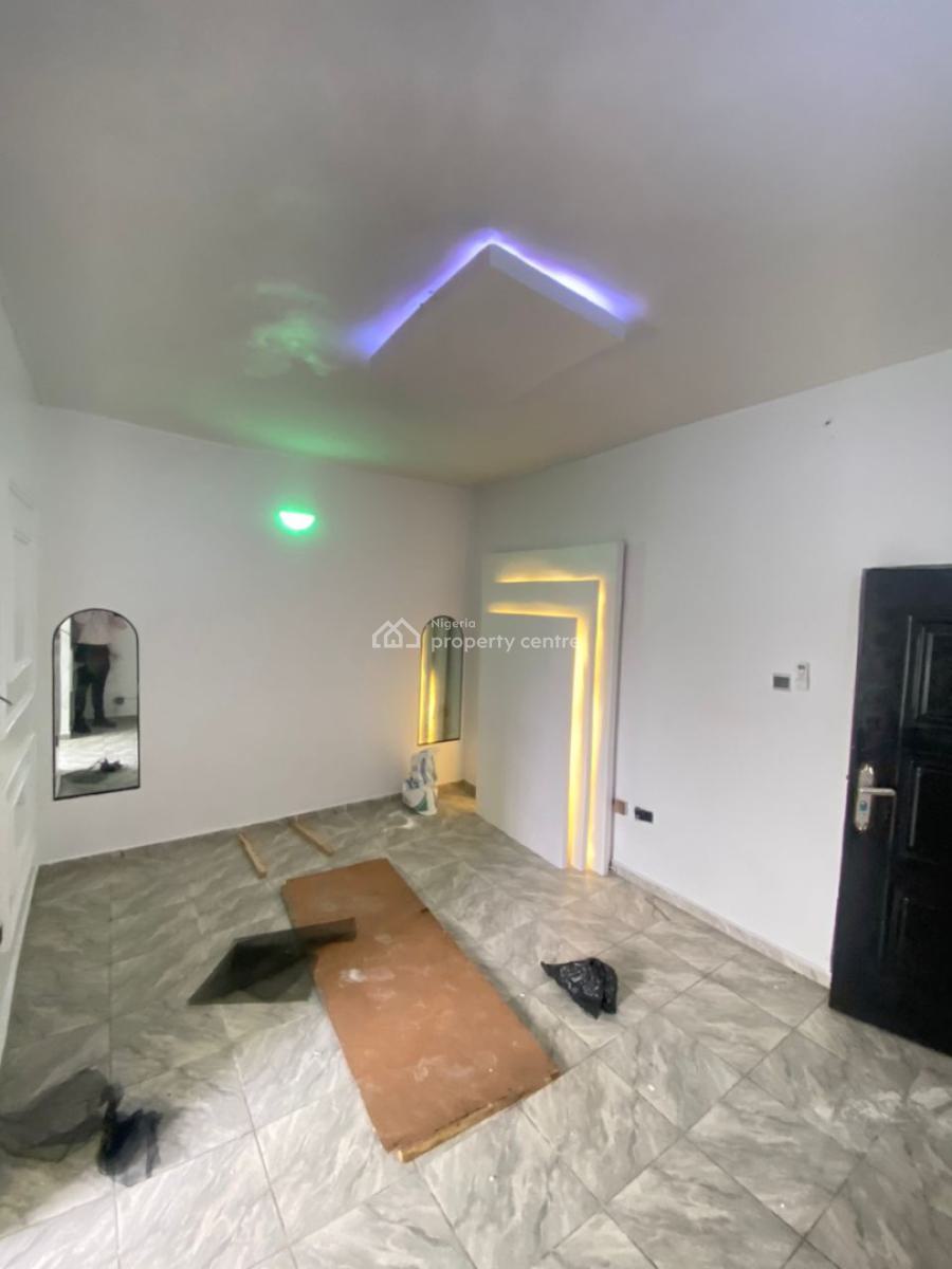 Luxurious Semi Master Bedroom in an Estate, Ikata, Lekki, Lagos, Self Contain (single Rooms) for Rent