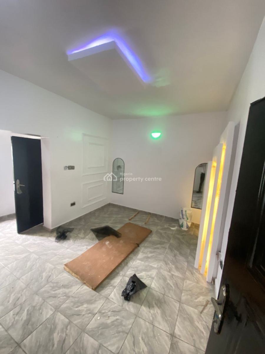 Luxurious Semi Master Bedroom in an Estate, Ikata, Lekki, Lagos, Self Contain (single Rooms) for Rent