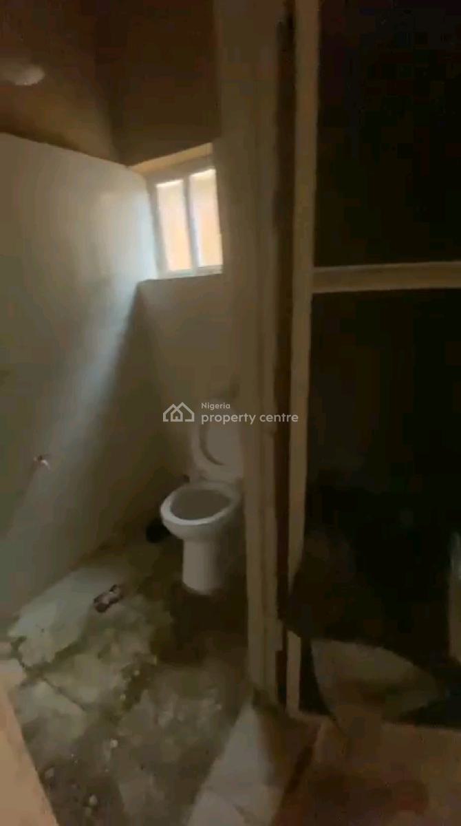 a Decent and Standard and Nice Miniflat, Groundfloor with 2toilets and, John Isaac Street, Yaba, Lagos, Mini Flat (room and Parlour) for Rent