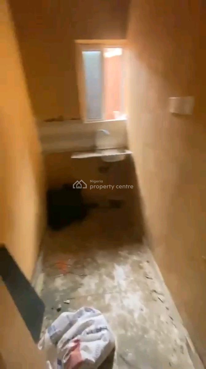 a Decent and Standard and Nice Miniflat, Groundfloor with 2toilets and, John Isaac Street, Yaba, Lagos, Mini Flat (room and Parlour) for Rent
