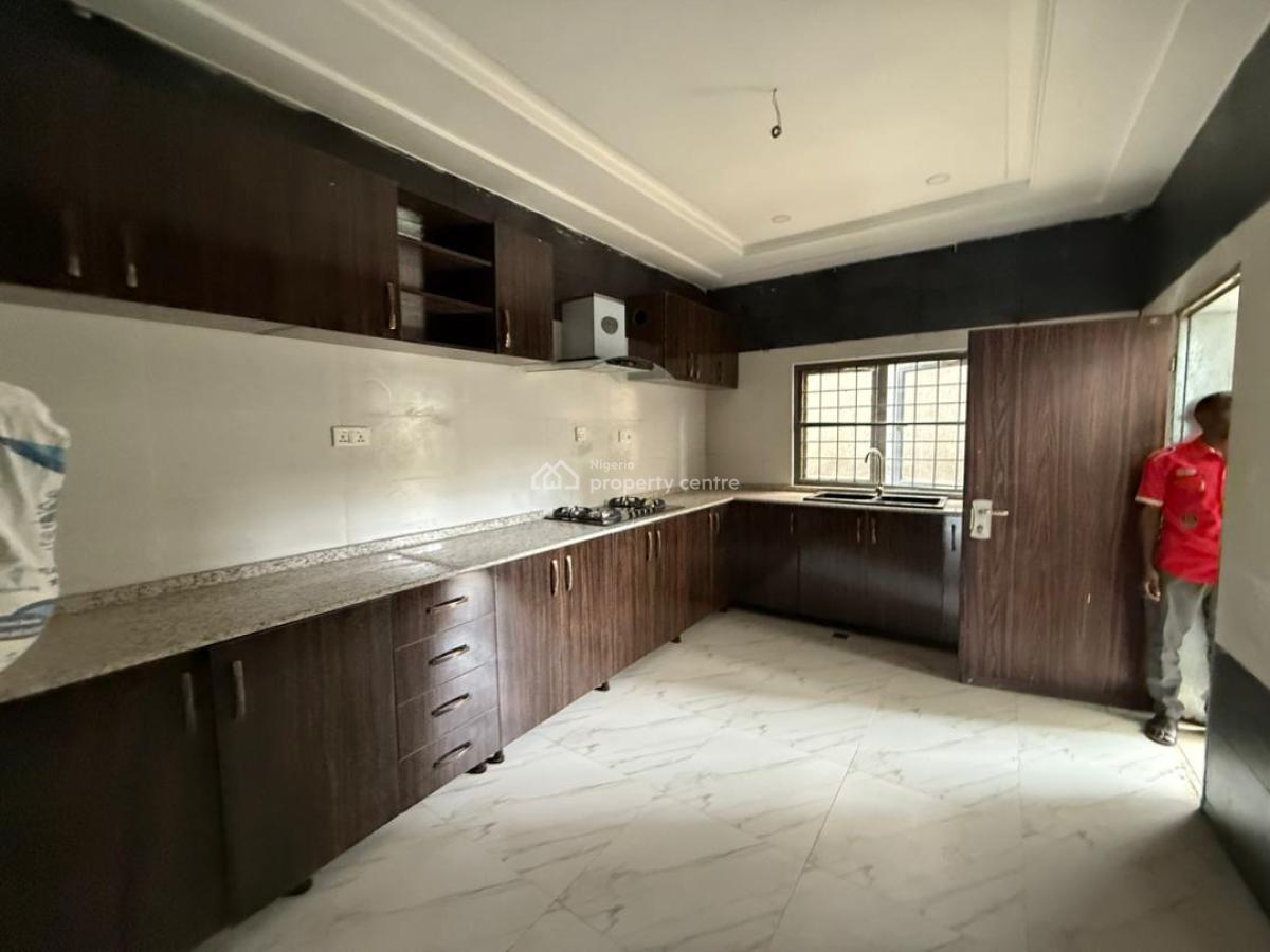 4 Bedroom Terrace, Guzape District, Abuja, House for Rent