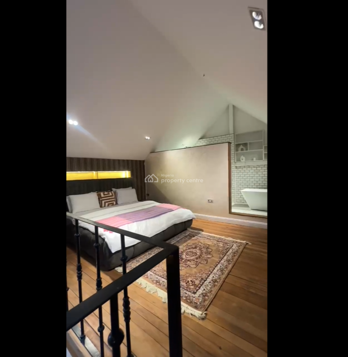 The Pink Loft 2 Bedroom Loft with Maximum Number of Guests Being 4, Lekki, Lagos, Flat / Apartment Short Let