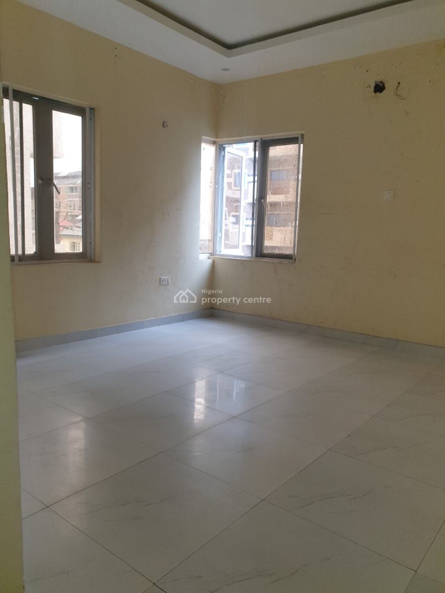 Spacious 3 Bedroom with Bq, New Road, Alpha Beach, Lekki, Lagos, Flat / Apartment for Rent