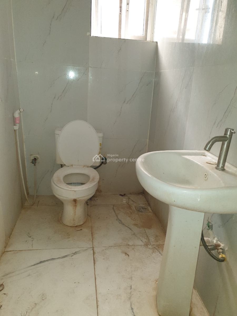 Spacious 3 Bedroom with Bq, New Road, Alpha Beach, Lekki, Lagos, Flat / Apartment for Rent